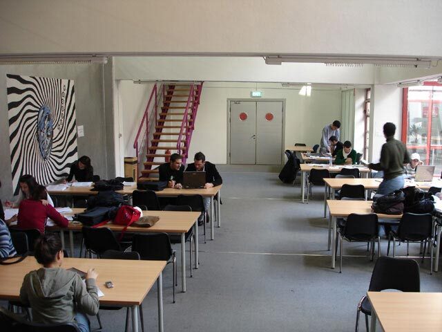                                     »Party Place, 1st Floor«
                                            